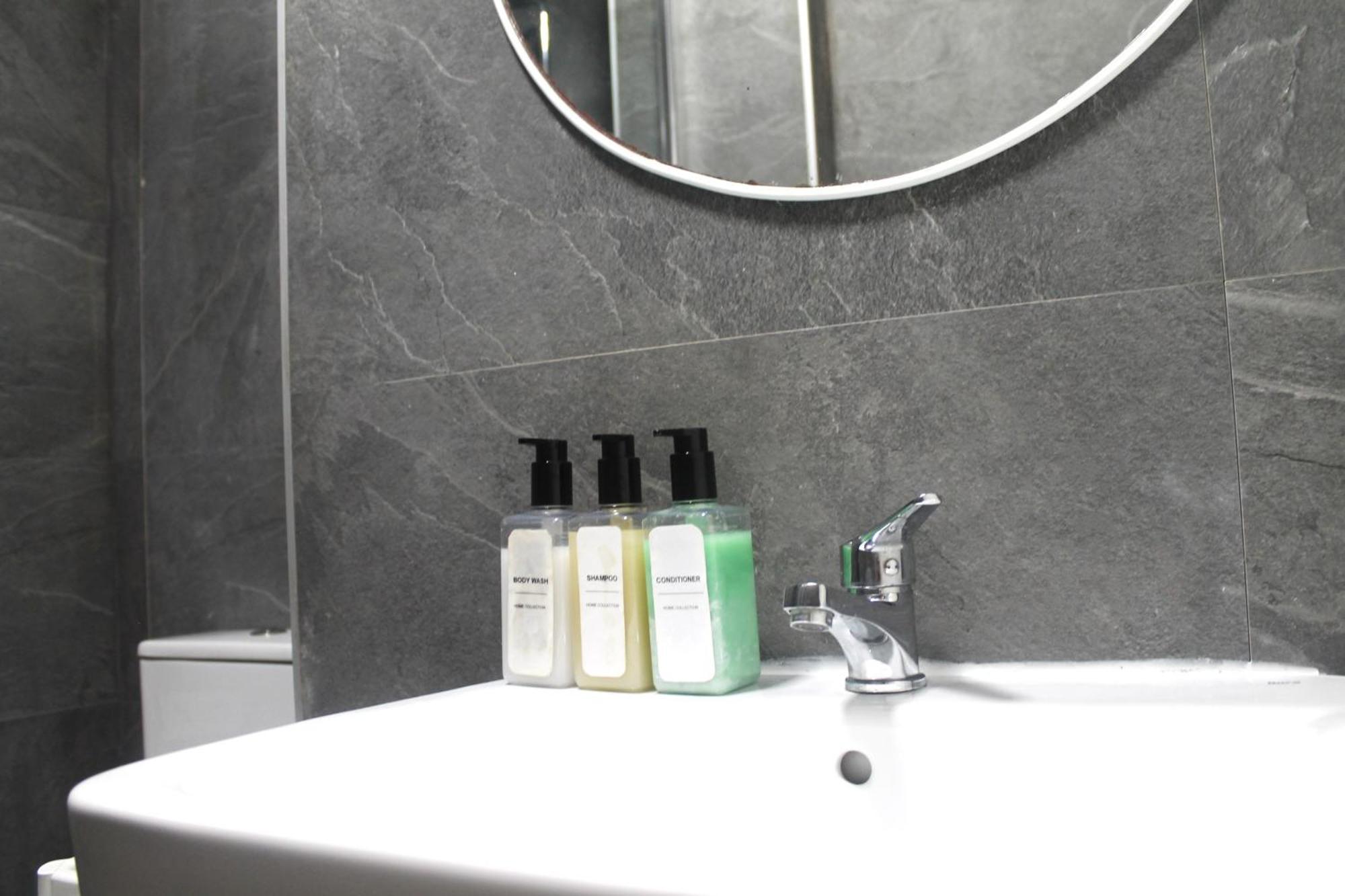 Fantastico Apartamento Junto A La Estacion Málaga Buitenkant foto